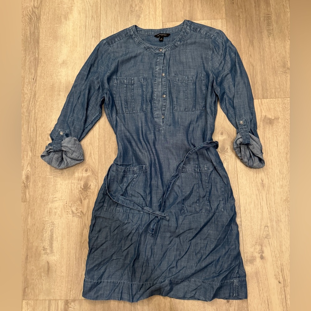 Women’s banana republic dress